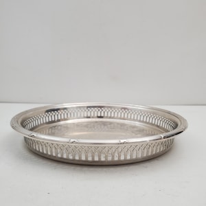 vintage Birks Silver-plated round drinks tray, server, Pierced sides silver-plated dish platter - Primrose, Round Silver-Plated Gallery Tray