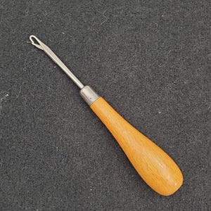 Rug Hooking , wood Handle, for Rug Hooking , Primitive Rug Hook, Wide Cut Hook - Rug Making Latch Hook for Tapestry Carpet Canvas Crafts