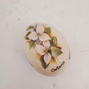 Vintage Porcelain Egg Shaped with Flower Design Made in Japan Unique Gift - Ontario egg - Vintage Easter Egg - Spring Flower