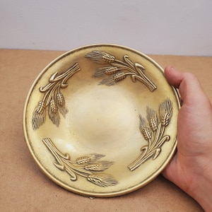 Italian Decorative Brass Bowl Plate featuring Wheat Stalks Made in Italy Vintage - Stunning vintage ornate solid bronze fruit harvest bowl.