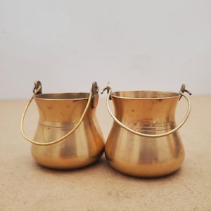 vintage Brass Mini Cauldron Pot with Handle - Mini Brass cauldron - Vintage witches pot - Small incense burner - Tiny offering bowl - set  2