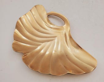 Solid Brass Catch All Sculptural Seashell Dish 1970s - Vintage BRASS CLAM SHELL Catchall or Serving Tray / Hollywood Regency