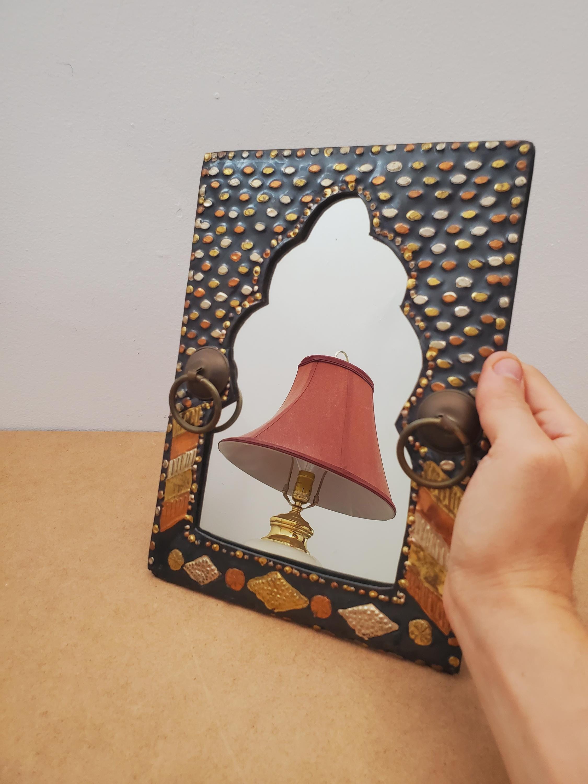 モロッコ　金属フレーム 壁掛けミラー　ヴィンテージ 楽天市場】モロッカンミラー 「真鍮 アーチS」 鏡 壁掛け ミラー 卓上