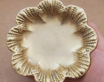 Vintage 1950s / BRASS SOAP DISH / Solid Brass Soap Holder  display picture 2