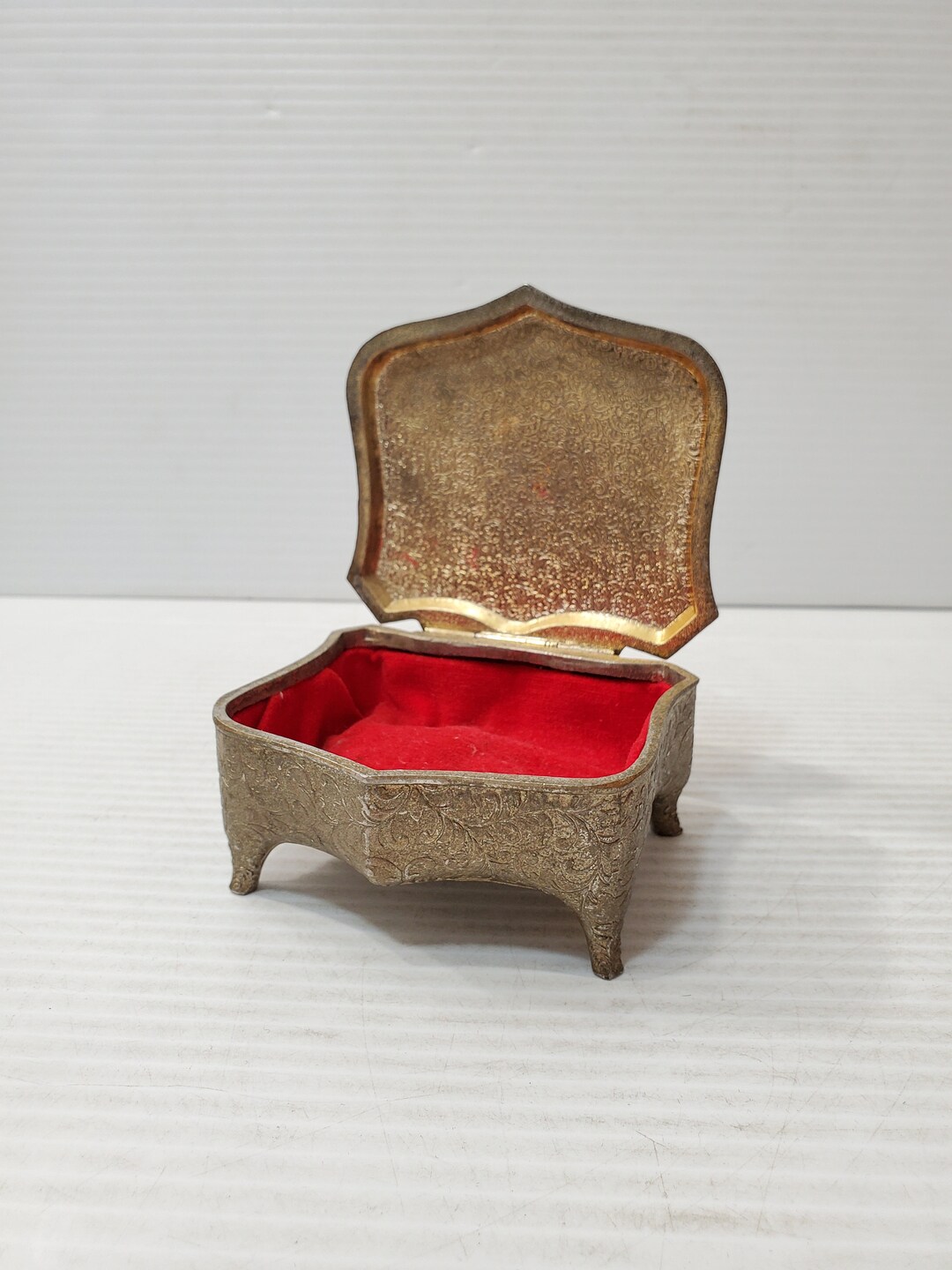 Metal Keepsake Box, Metal Chest, Metal Box, Small Treasure Chest, Metal Jewelry Box, Treasure