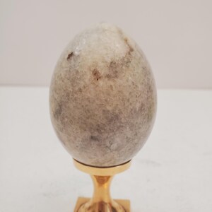Handskuret ägg, kristallskalle, onyxägg, naturlig kvartskristalläggskalle, kristallägg, heminredningsgåvor, kristallgåva, healing