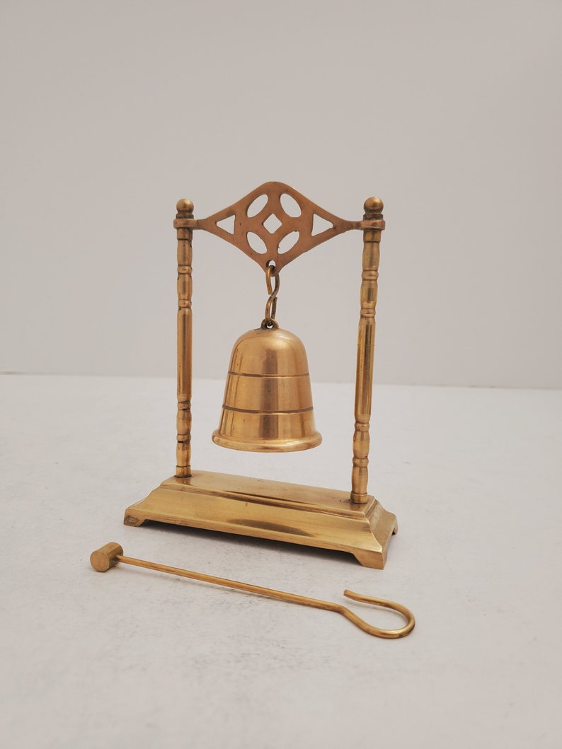 Mid Century Hanging Brass Bell and Mallet Vintage Brass Bell Stand with Mallet for Ringing Hanging Bell Brass Vintage zdjęcie 1