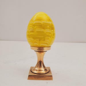 Vintage Handmade Yellow Swirl Marbled Gift Vintage Glass Egg, Yellow Glass Egg Without Stand, Cased Yellow Glass Egg, Collectible Art Glass