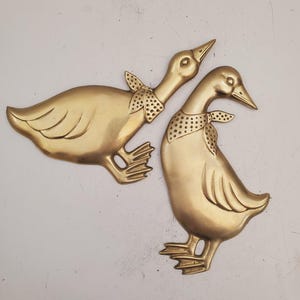 Vintage Brass Country Geese Wall Hangings, Metal Goose Plaques, 1980&#39;s Rustic Kitchen Decor set of tow