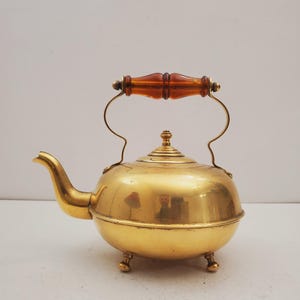 Antique Brass Tea Kettle With Amber Glass Handle, Made in England, 19th Century - Vintage Shiny Brass Teapot/Kettle with Amber Glass Handle