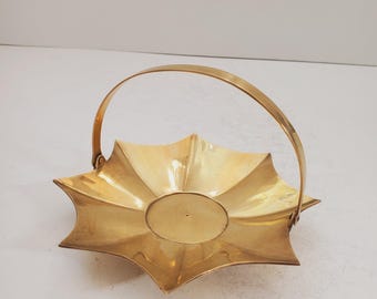 Vintage 1950s / BRASS SOAP DISH / Solid Brass Soap Holder Soap Dispenser Vintage Bathroom Decor Vintage Housewarming Gifts Vintage Brass