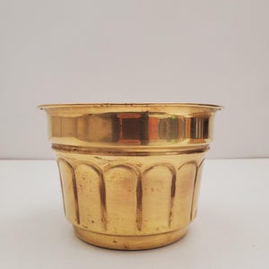 1980年代のヴィンテージ真鍮プランター、プラントホルダー、多肉植物ポット、真鍮プラントポット、真鍮クラフトギルド、真鍮ボウル - インド製