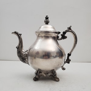 Silver Plate Footed Tea/Coffee Pot ,Antique Vintage Silver Teapot 1940s  Rogers Silver, Bed Breakfast , Victorian Wedding