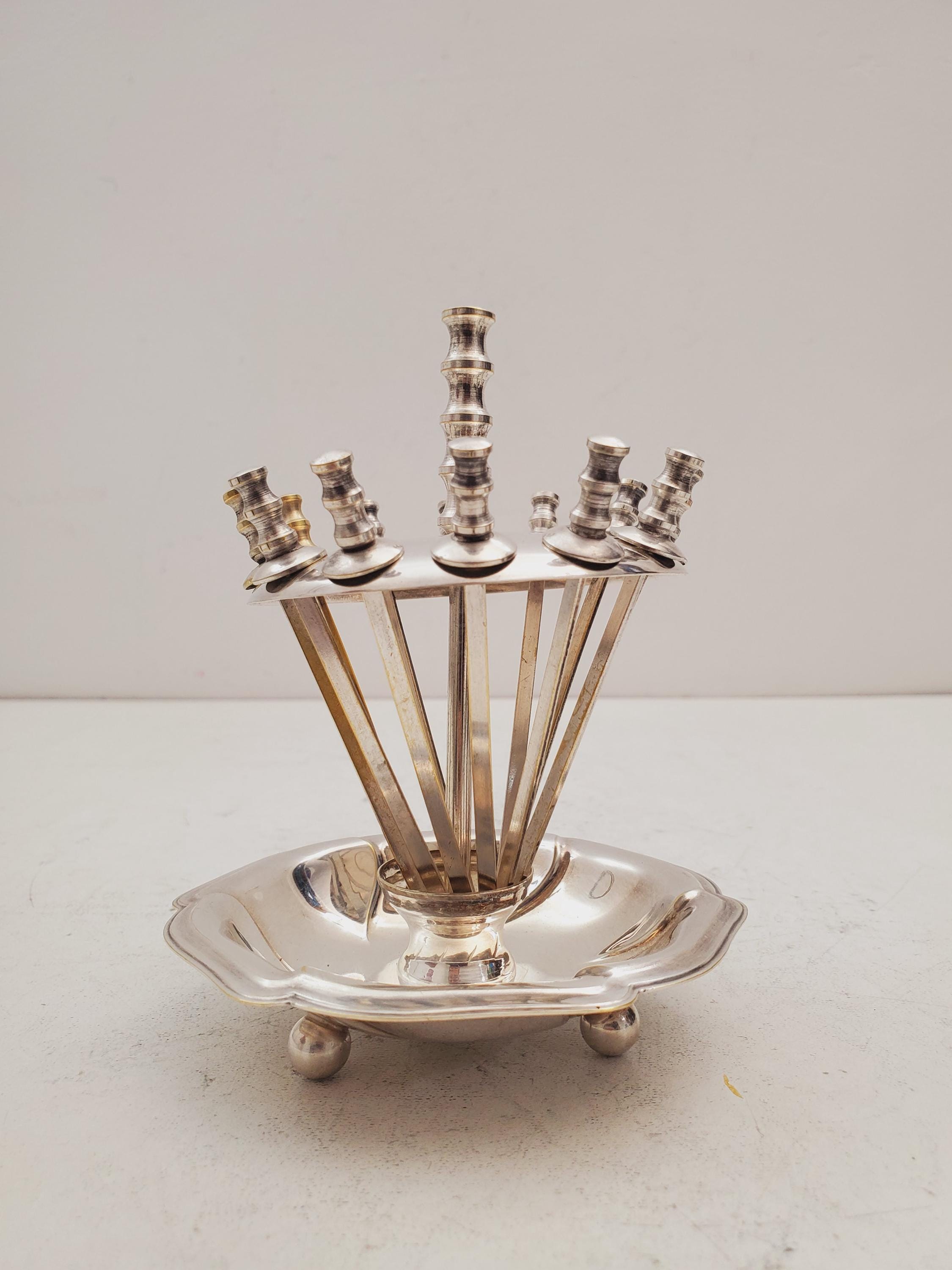 F.B. Rogers Silver Co. のソードカクテルピックセット (12 個