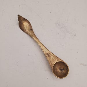 Cuillère à offrandes rituelle avec manche naga - Cuillère de cérémonie, cadeaux Diwali Pooja - Cuillère rituelle ancienne-Cuillère rituelle en cuivre-Népal 18e