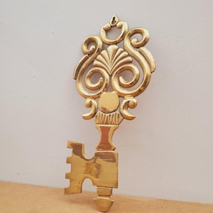 Vintage Brass key, Decorative key, Brass key Plaque, Home and Living, Home decor, Wall decor, Wall hanging - Vintage Brass Key - Wall Decor