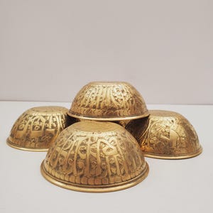 Vintage Brass Plate,small Brass bowl , Carved Trincket Plate, Carved Brass Plate, brass decor Brass bowl || Vintage Solid Brass - set of 5