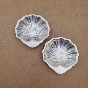 Vintage Silver Plated Shell Dish Serving Dish Plate Collectable Primrose Flatware set of 2 Vintage small Silver Plated shell scalloped shape