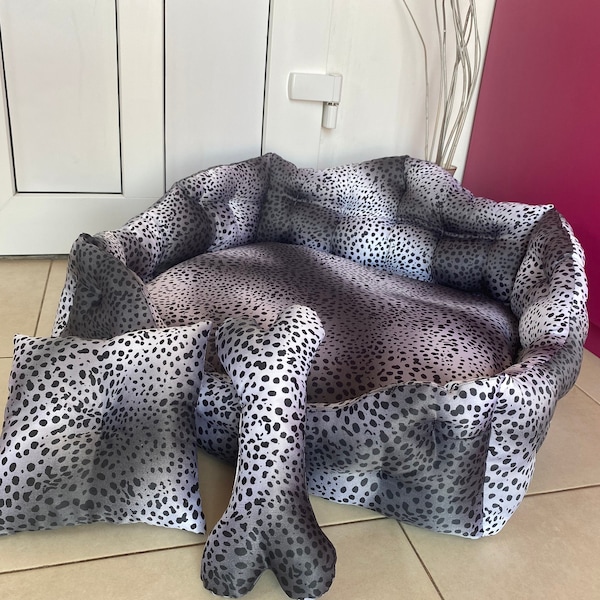 Cat bed princess bed  Dog bed Medium or small dog bed   cat owner gift Dog bed handmade   luxury dog bed