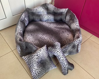 Dog bed, luxury dog bed, Dog sofa, Pet bed,large dog bed, Cat bed,Personalized pet bed, Washable dog bed, Elevated dog bed