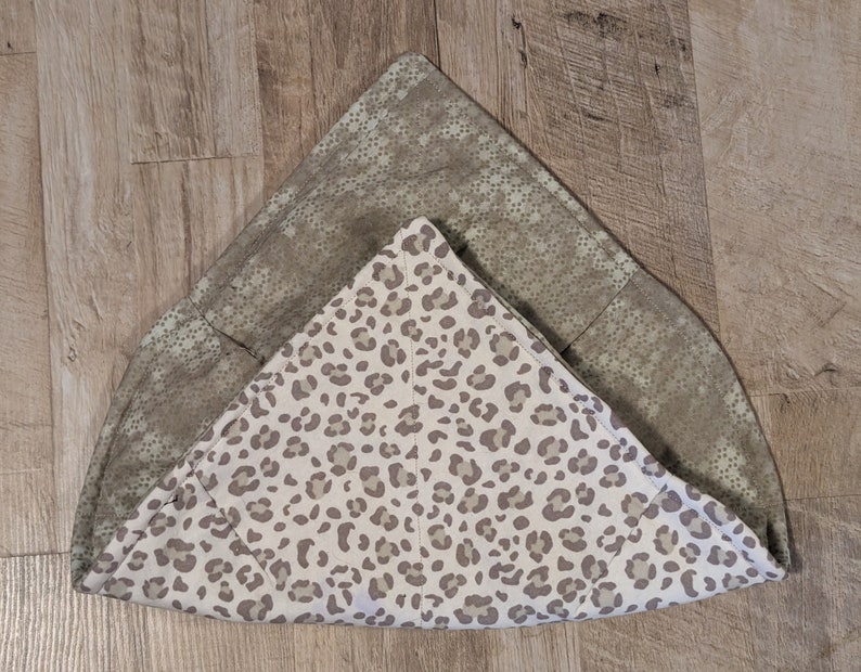 Pie Plate Cozy/Holder Tan Cheetah