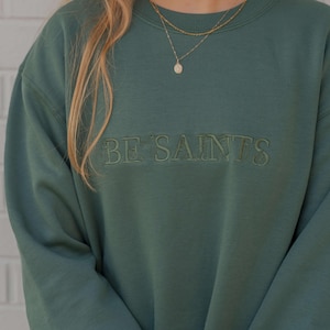 Be Saints katholischen Rundhalsausschnitt | Katholische Frauenkleidung | Katholische Konfirmation Geschenk | Saint Sweatshirt - Johannes Paul II, Therese, Joseph