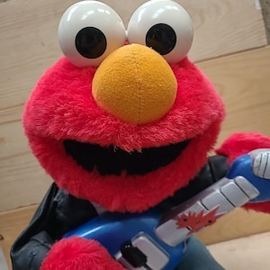 Vintage 1998 ROCK & ROLL ELMO&gt;Singing Shaking Sweet Elmo&gt;Sesame Street