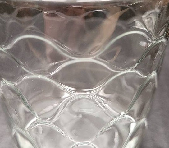 Aesthetic Wavy Ripple Bubble Glass Cup with Small Circle Handle – Nazmeen  Decor