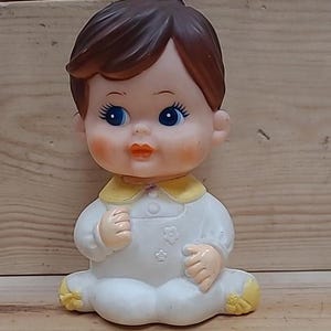 VINTAGE CHILD TOY>1968 Squeaking Brown Haired/Blue Eyed Baby> Iwai Korean Rubber Squeak Toy>working