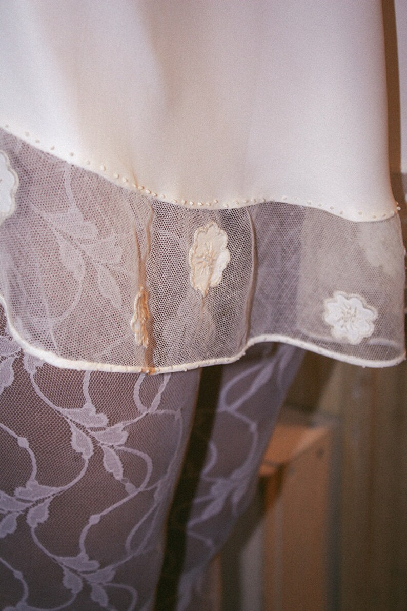 Vintage 1940s Pure Silk and Tulle Lace with Floral Appliqués Mini Skirt, 40s White Silk Skirt image 7