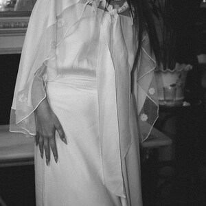 Vintage 1940s Pure Silk and Tulle Lace with Floral Appliqués Dress, 40s Silk Wedding Set, Vintage Ecru Silk Cape image 10