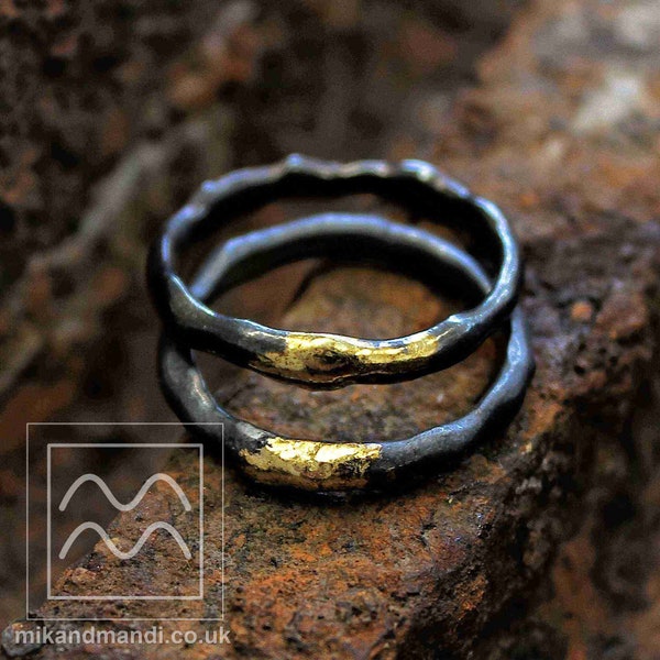 Oxidiertes Sterling Silber und 18ct Gold Ring Set | Rock pärchen Ring | Geschmolzener Silber- und Goldring | Einzigartiger Formring | Ausgefallener Ehering