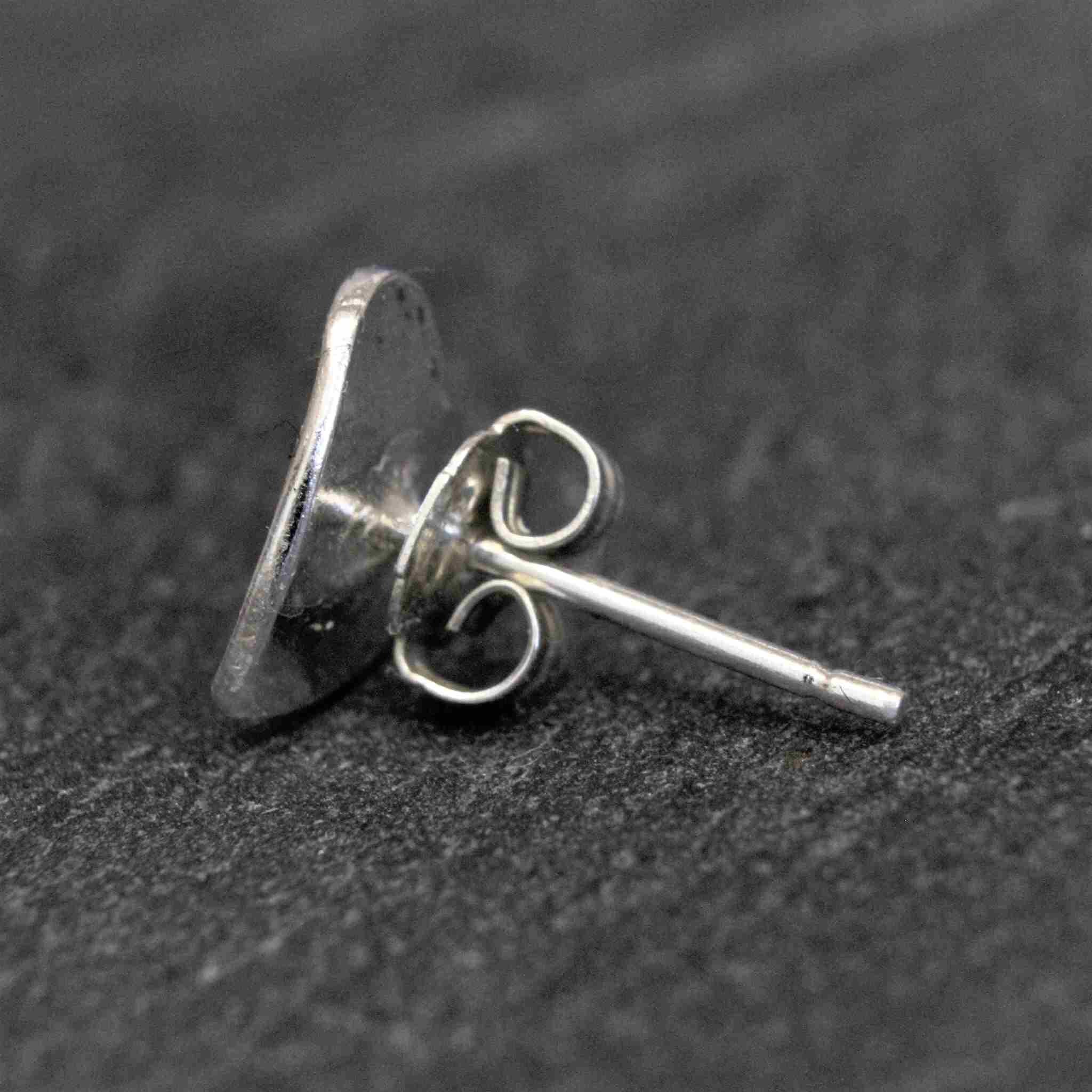 DAOMEI Orecchino A Bottone in Argento Sterling 925 con Borchie Punk per Uomo L'orecchino con Segno del Partito Comunista