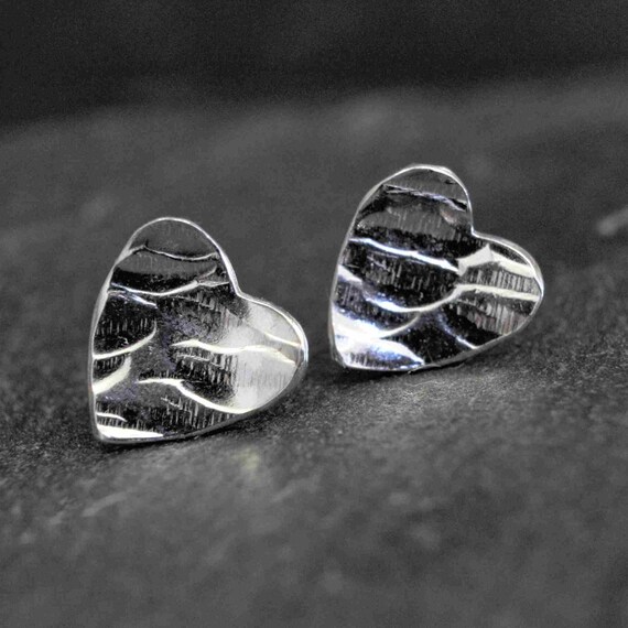 Orecchini A Cuore In Argento Sterling 925 Riciclati Fatti A Mano, Borchie 6mm. Orecchino E Set Di Anelli Opzione. Idea Regalo Di Compleanno. Minimalista. Varie Dimensioni. - Italia - Foto 8