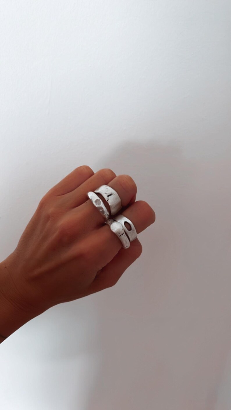 Anillo de plata fina hecho a mano – Anillo orgánico de plata pura 999 – Anillo minimalista para mujer – Joyería artesanal única imagen 3