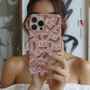 Roze telefoonhoesje, cottagecore, boekenliefhebber, bloemen esthetiek, 3D-look, open boek .Valentijn, cadeau voor haar, MagSafe, iPhone 16,pixel