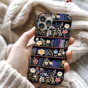 Borduurwerk Dark Academia Bookish telefoonhoesje, Cottagecore, Book Lover, bloemen esthetiek, geborduurd, cadeau voor haar, MagSafe, iPhone 16,pixel
