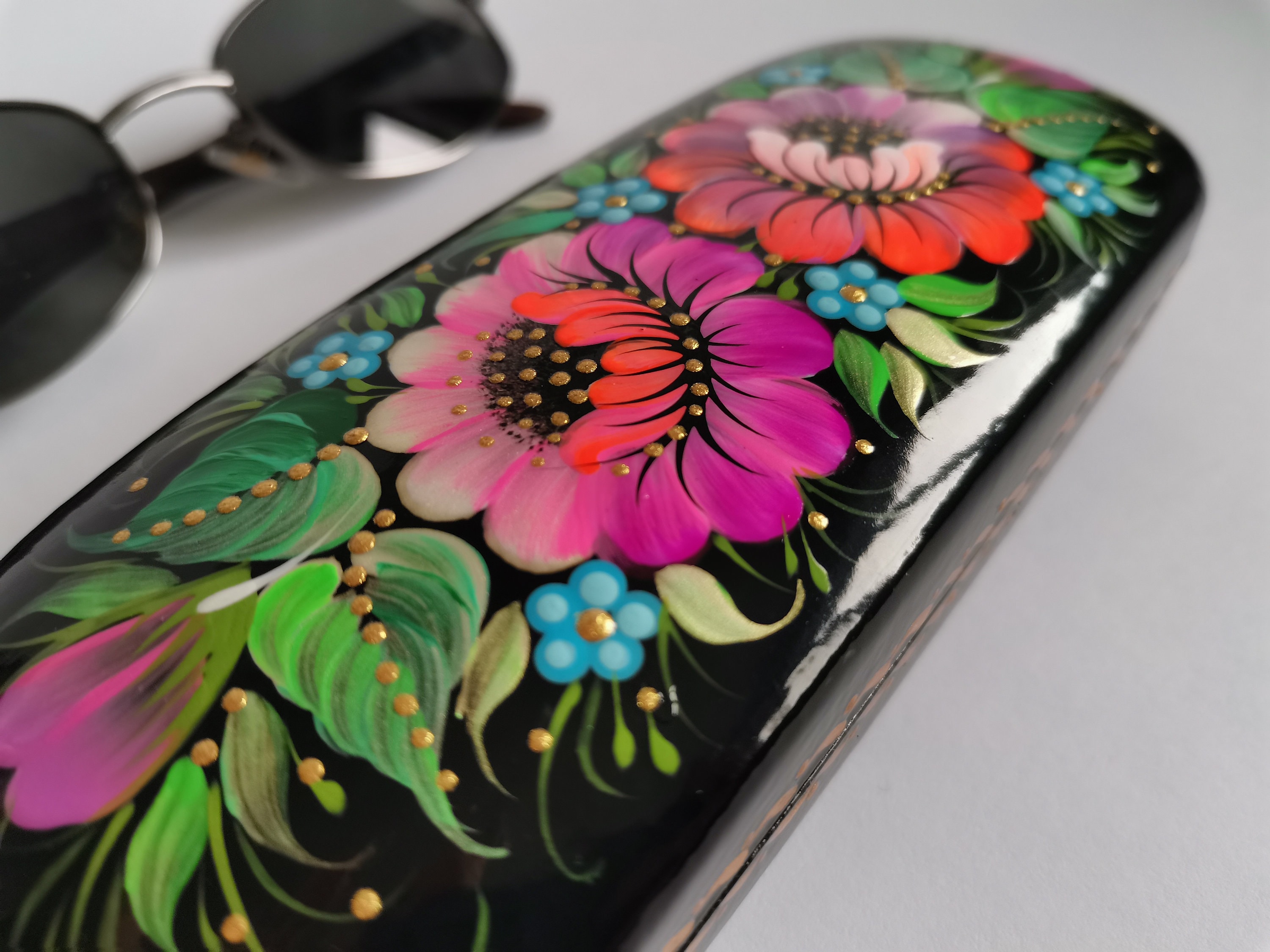 Maguaco Wooden Eyewear Hand-Painted Leather Hard Eye/Sunglass Case Multicolor il_fullxfull.6218933874_hz59.jpg main image 4