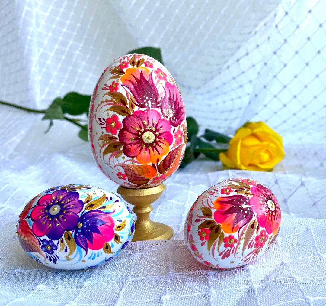 Set of Easter wooden eggs with Trident petrykivka painting main image 1