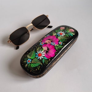 Sunglasses Case Hard Reading Glasses Hand painted Holder Case Protective Glasses Case Holder Eyeglass Ukraine Birthday present Petrykivka
