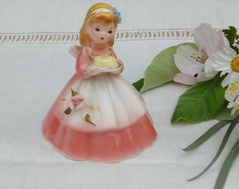 Estatueta vintage Josef Originals Dinner Belle, menina de vestido rosa com bolo.