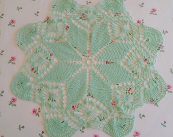 Large Vintage Crochet Doily, Green Cotton Round Table Centrepiece with scalloped edges