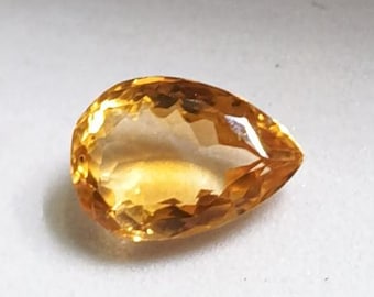 Natural faceted Pear Citrine Gemstone: Yellow Crystal for Jewelry making