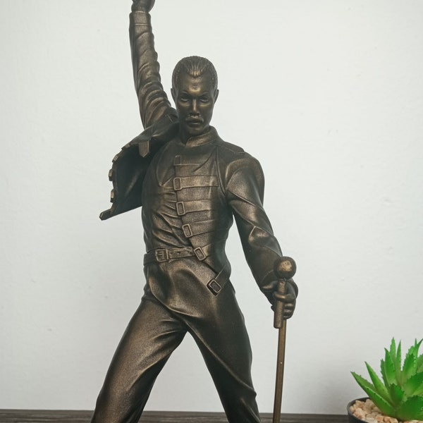 Freddie Mercury Figure - 3D Printing - Custom Figures - 3D Design and Modeling - Resin - PLA - Painted Figures - Replicas