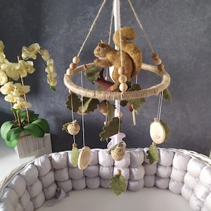 Squirrel mobile,woodland nursery baby mobile,forest animal mobile,forest nursery mobile,baby mobile boy,neutral crib mobile,baby shower gift