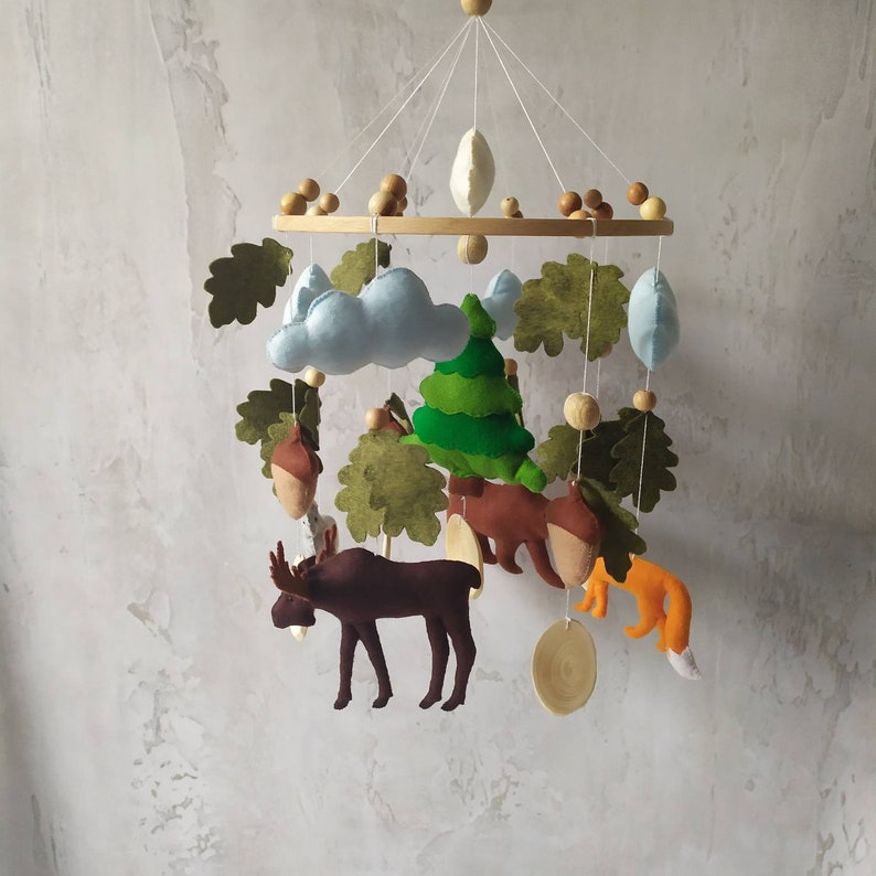 Móvil de bebé del bosque con oso animal del bosque, conejo, alce y zorro/decoración colgante del vivero del bosque/móvil de bebé personalizado para la habitación del bebé/regalo de la nueva mamá imagen 4