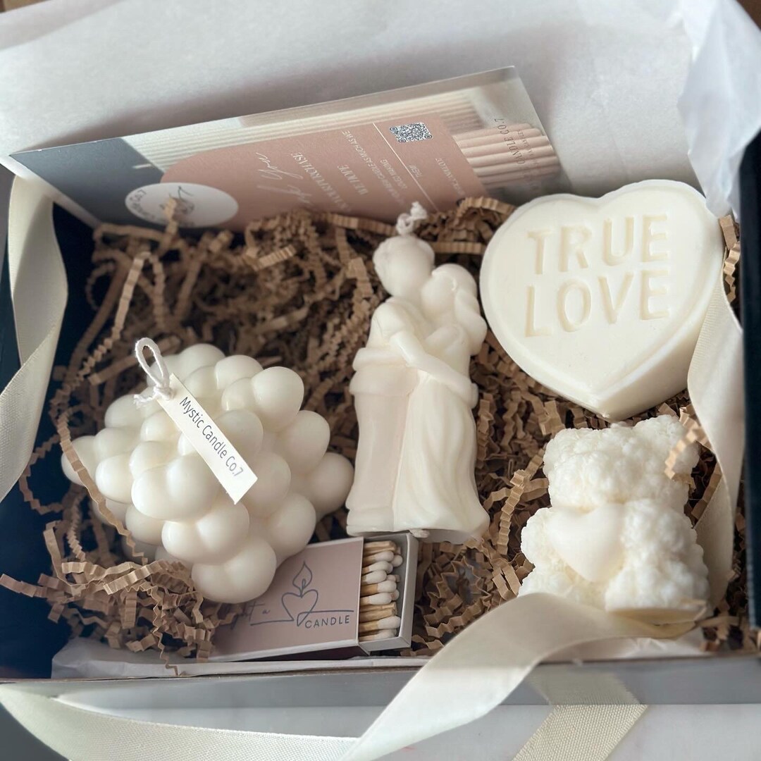 Valentine’s Day Gift Candle Set – White and Pink Heart Cande, Matchbox Included main image 1