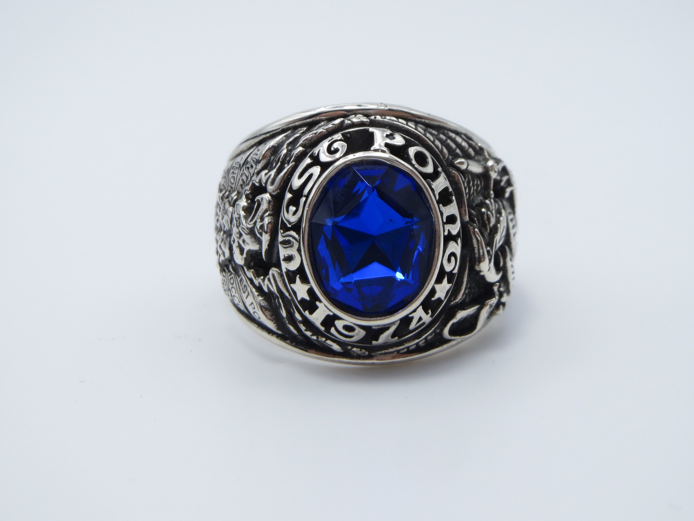 Law enforcement deals class rings