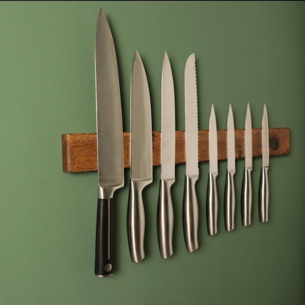 Rustikale Messerleiste Massivholz Eiche geölt Messer über 300g be.massive Geschenk für Frau Mann Deko Küche Messerblock magnetisch