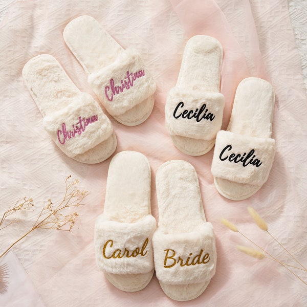 Gepersonaliseerd cadeau pluizige slippers, pluizige bruid bruidsmeisje slippers, vrijgezellenfeest, bruidsmeisje geschenken voorstel, bruidsmeisje slippers